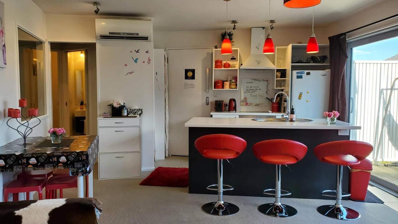 Central Lakeview Apartment With Amazing Rooftop 镇上湖景三室套房 ควีนส์ทาวน์ ภายนอก รูปภาพ