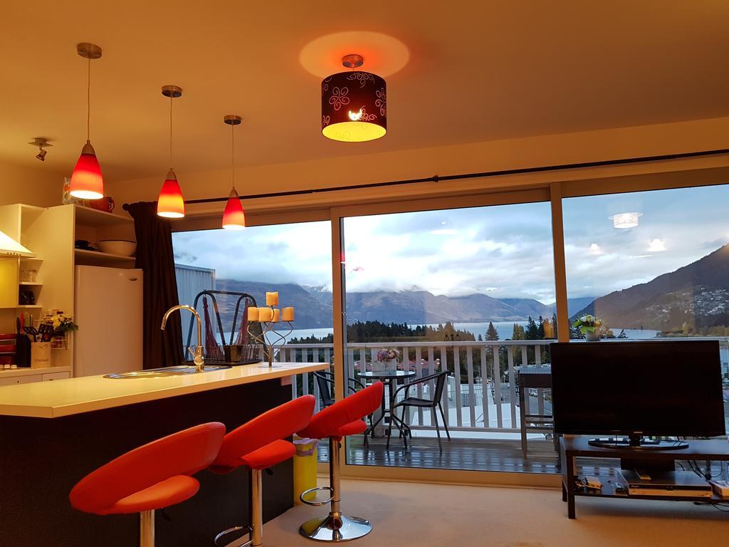 Central Lakeview Apartment With Amazing Rooftop 镇上湖景三室套房 ควีนส์ทาวน์ ภายนอก รูปภาพ